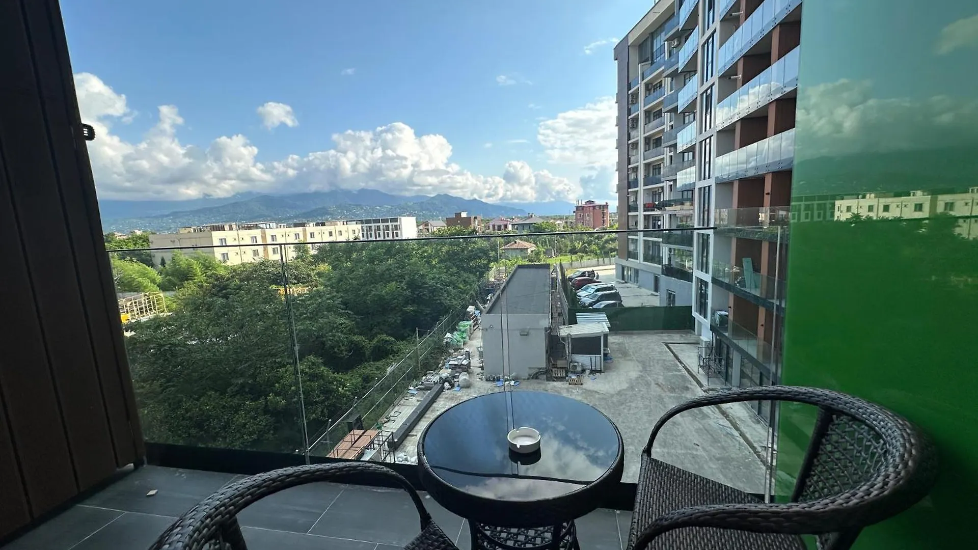 Lovely Apartments With The Mountain View 303 Batumi
